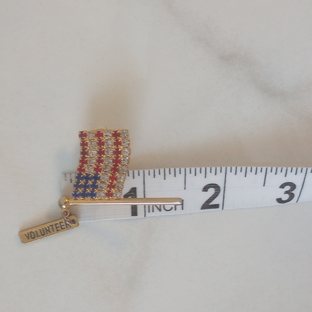 USA Flag Pin - Picture 2 of 4